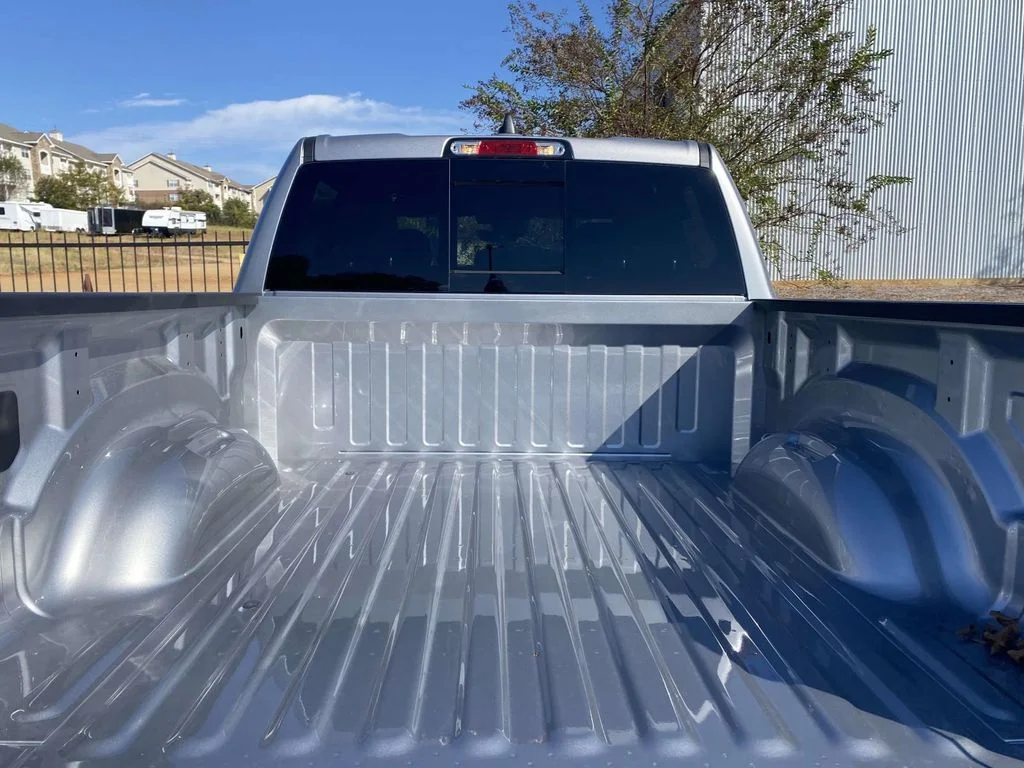 New 2026 Billet Silver Metallic Clear-Coat Exterior Paint RAM Big Horn/Lone Star image 8