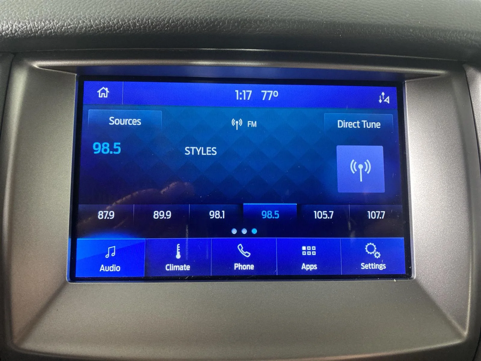 Used 2021 Oxford White Ford  image 22