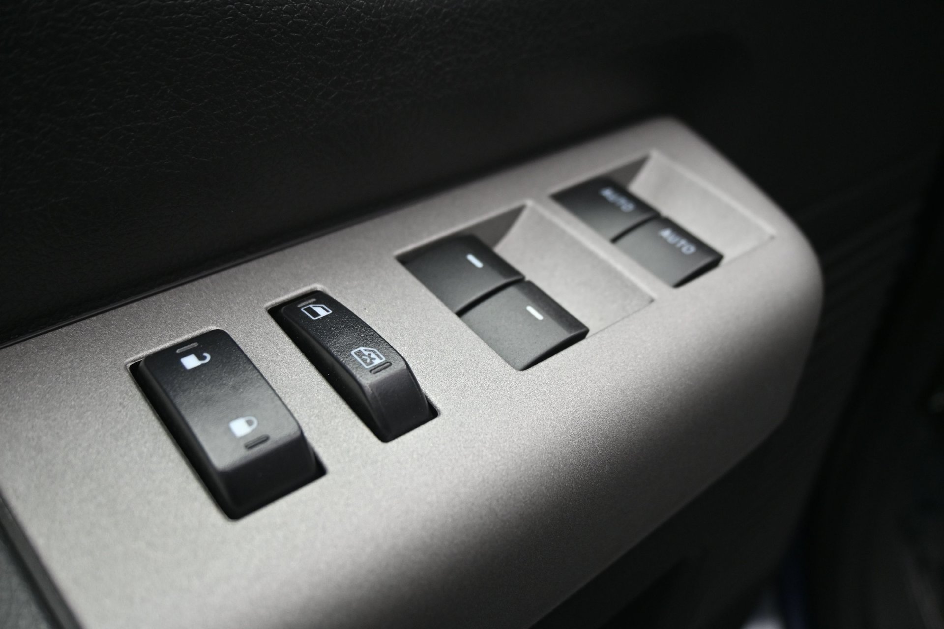Used 2016  Ford  image 17
