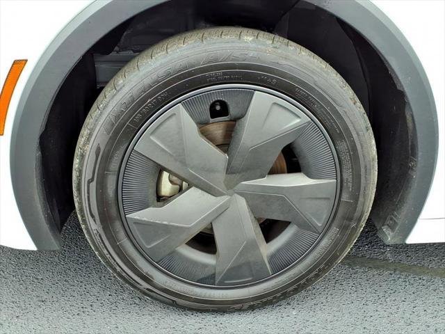 Used 2025 White Toyota  image 10