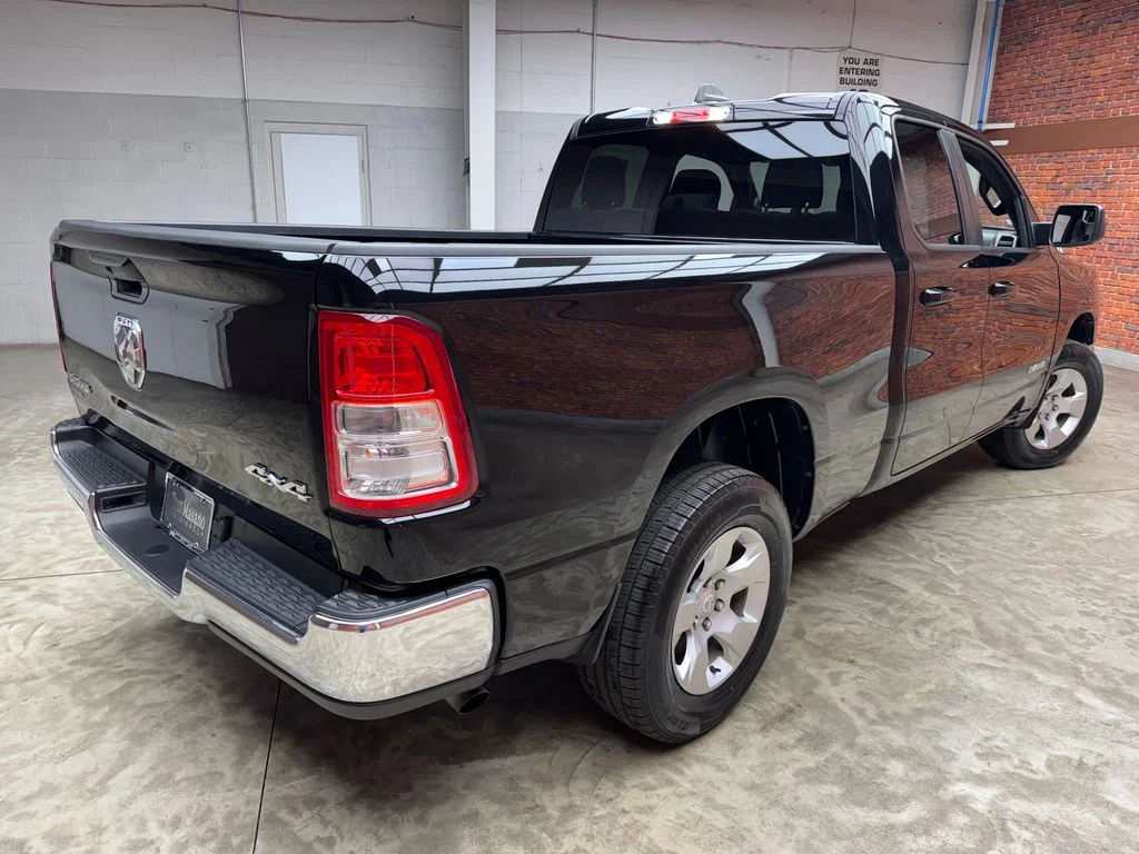Used 2022 Diamond Black Ram Big Horn/Lone Star image 5