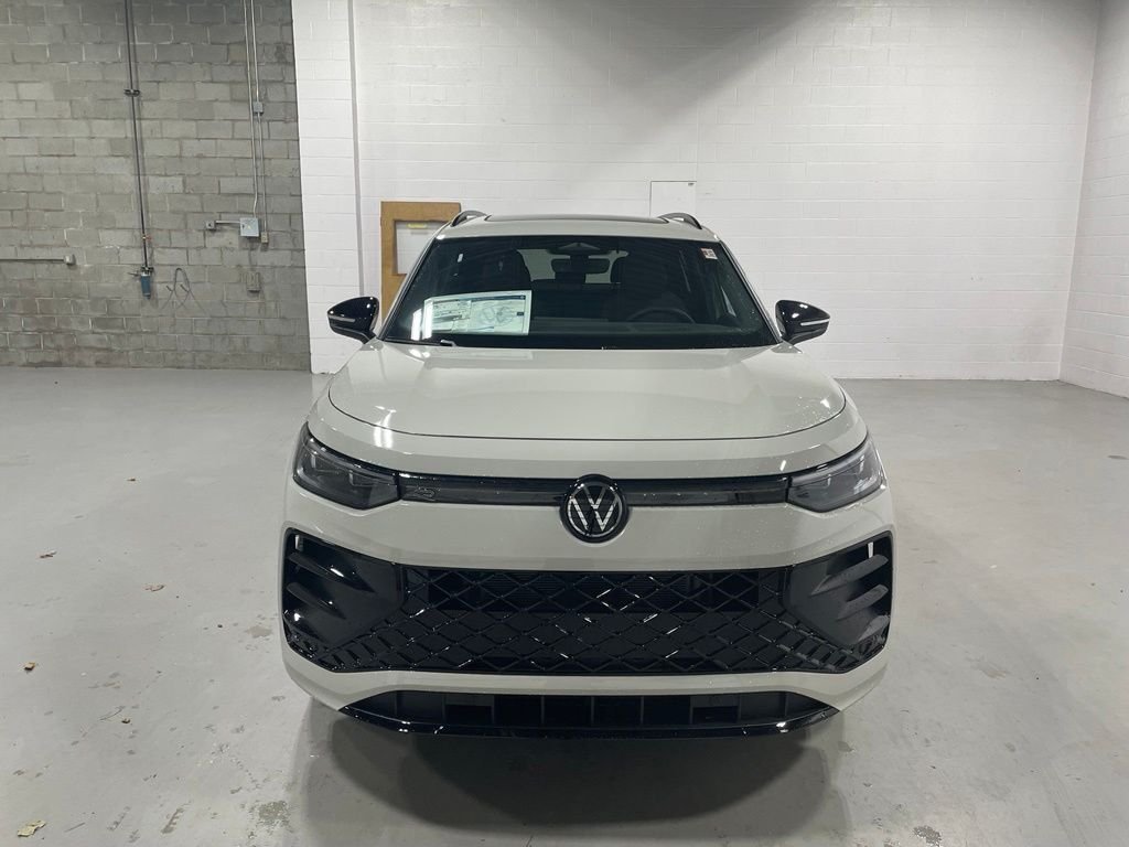 New 2026 Silver Volkswagen SE R-Line Black image 7