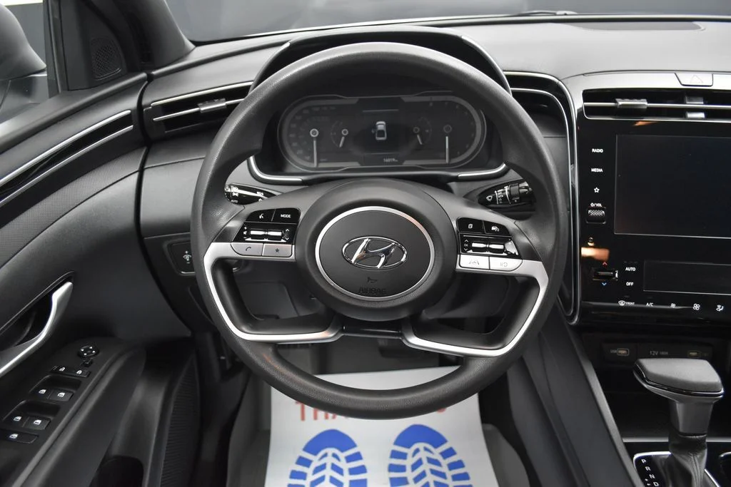 Used 2024 White Hyundai SEL image 8