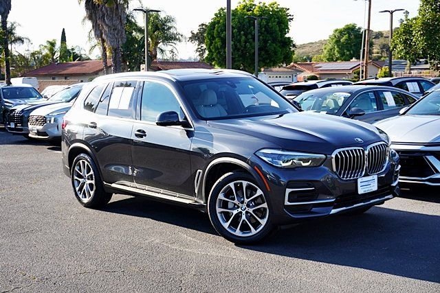 Used 2023 Gray BMW xDrive40i image 2