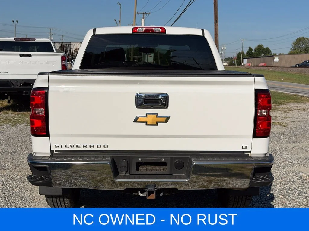 Used 2018 SUMMIT WHITE Chevrolet LT image 8