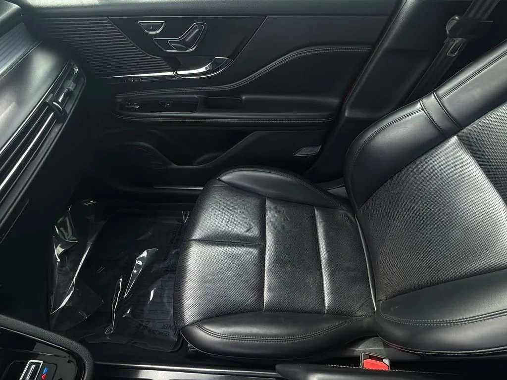 Used 2021 Red Lincoln Standard image 21
