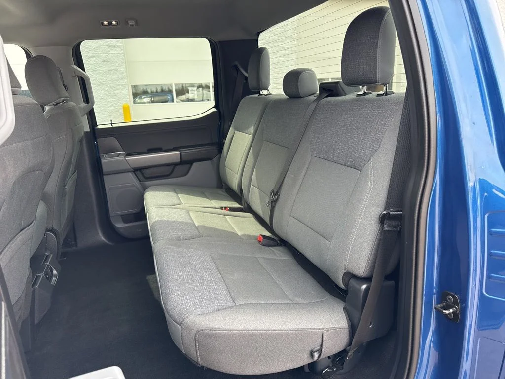 Used 2024 Atlas Blue Metallic Ford XLT image 32
