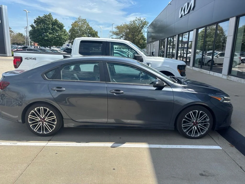 Used 2022 Gray Kia GT image 4