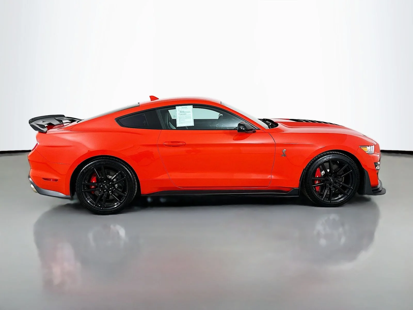 Used 2022 Orange Ford  image 4