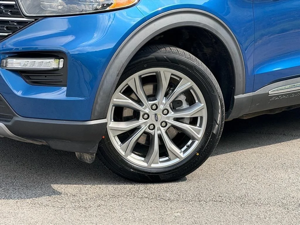 Used 2020 Blue Ford XLT image 29