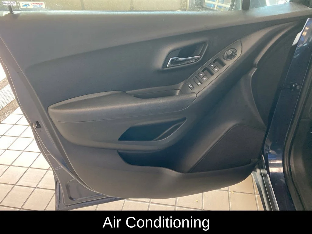 Used 2019 Blue Chevrolet LT image 9