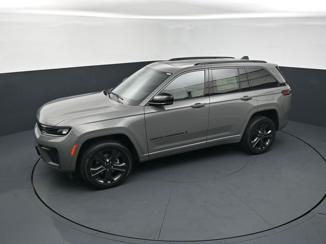 New 2027 Gray Jeep Limited Reserve image 14