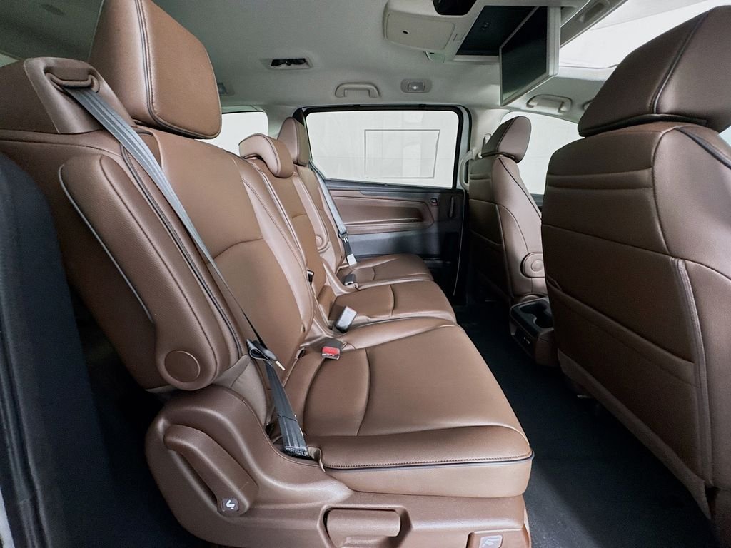 New 2026 Platinum White Pearl Honda Touring image 41