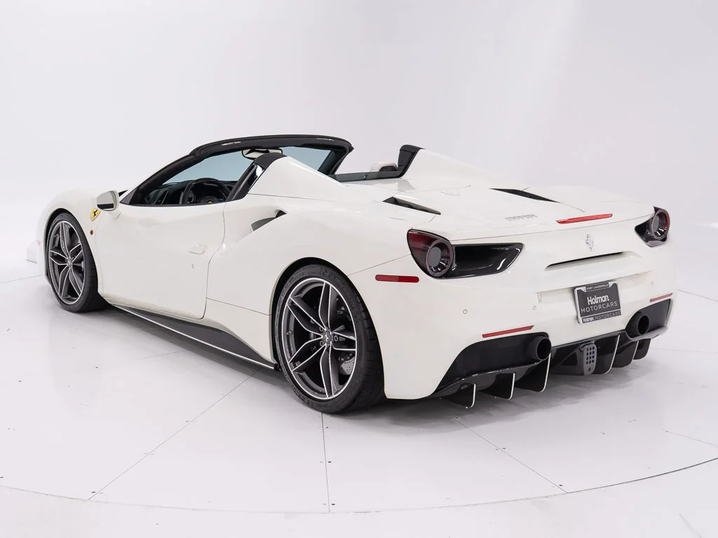 Used 2018 Bianco Avus Ferrari  image 3