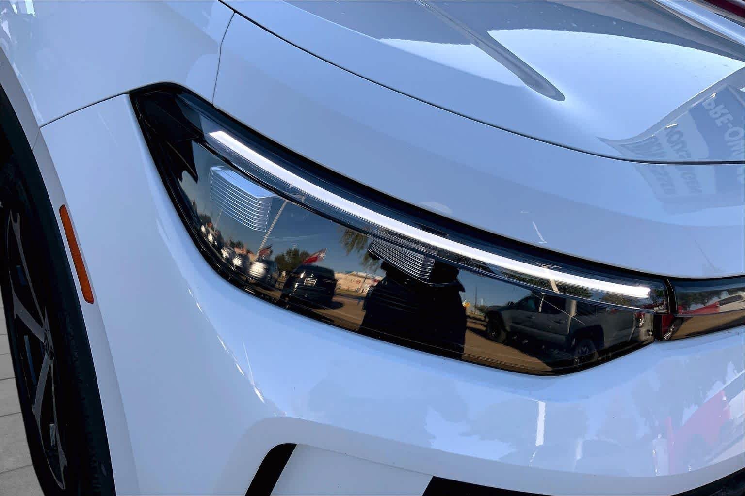 Used 2026 Pure White Volkswagen SE image 28