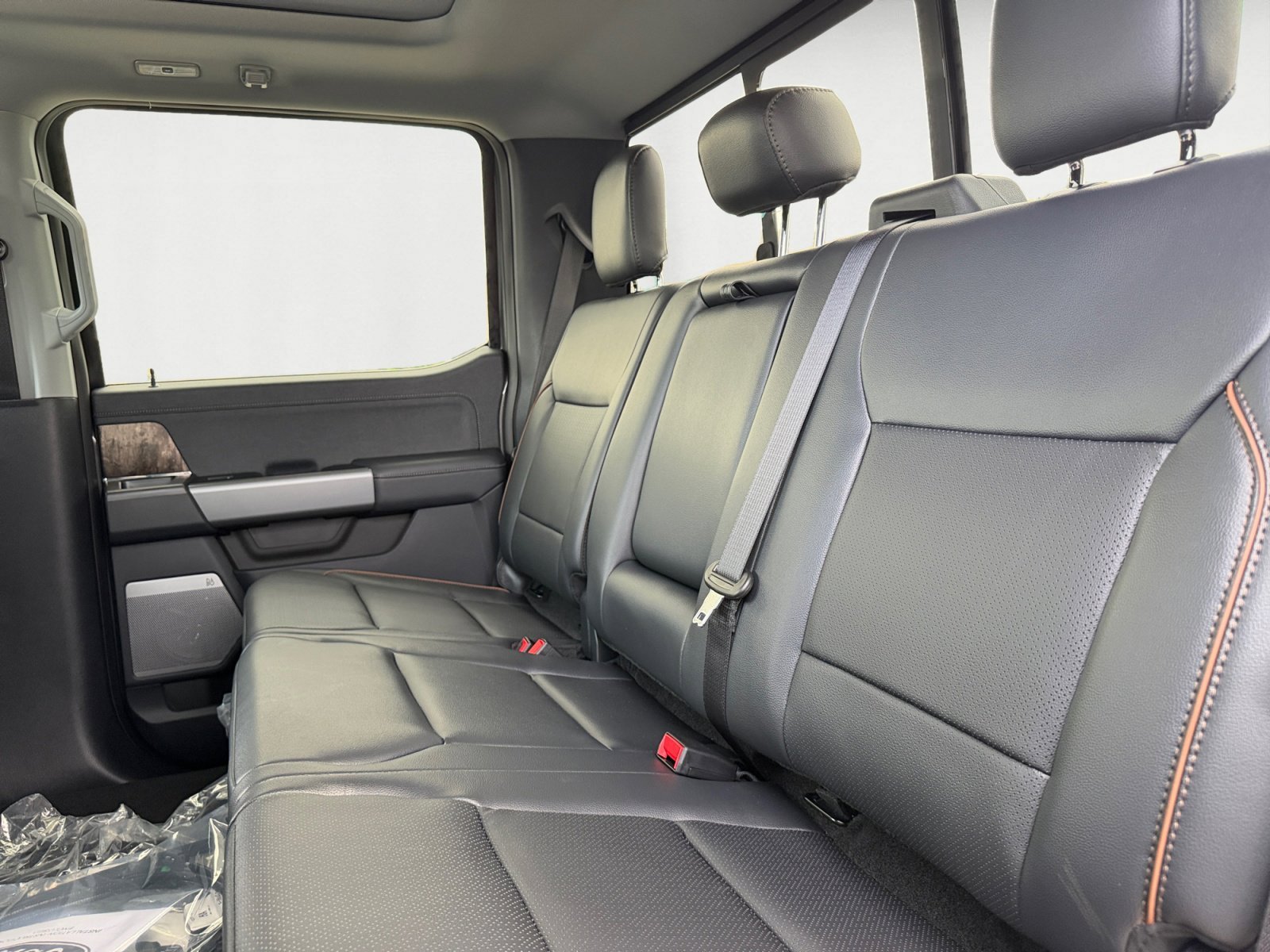 New 2026 Carbonized Gray Metallic Ford LARIAT image 13