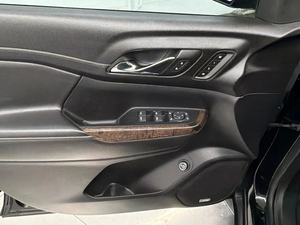 Used 2023 Black GMC Denali image 17