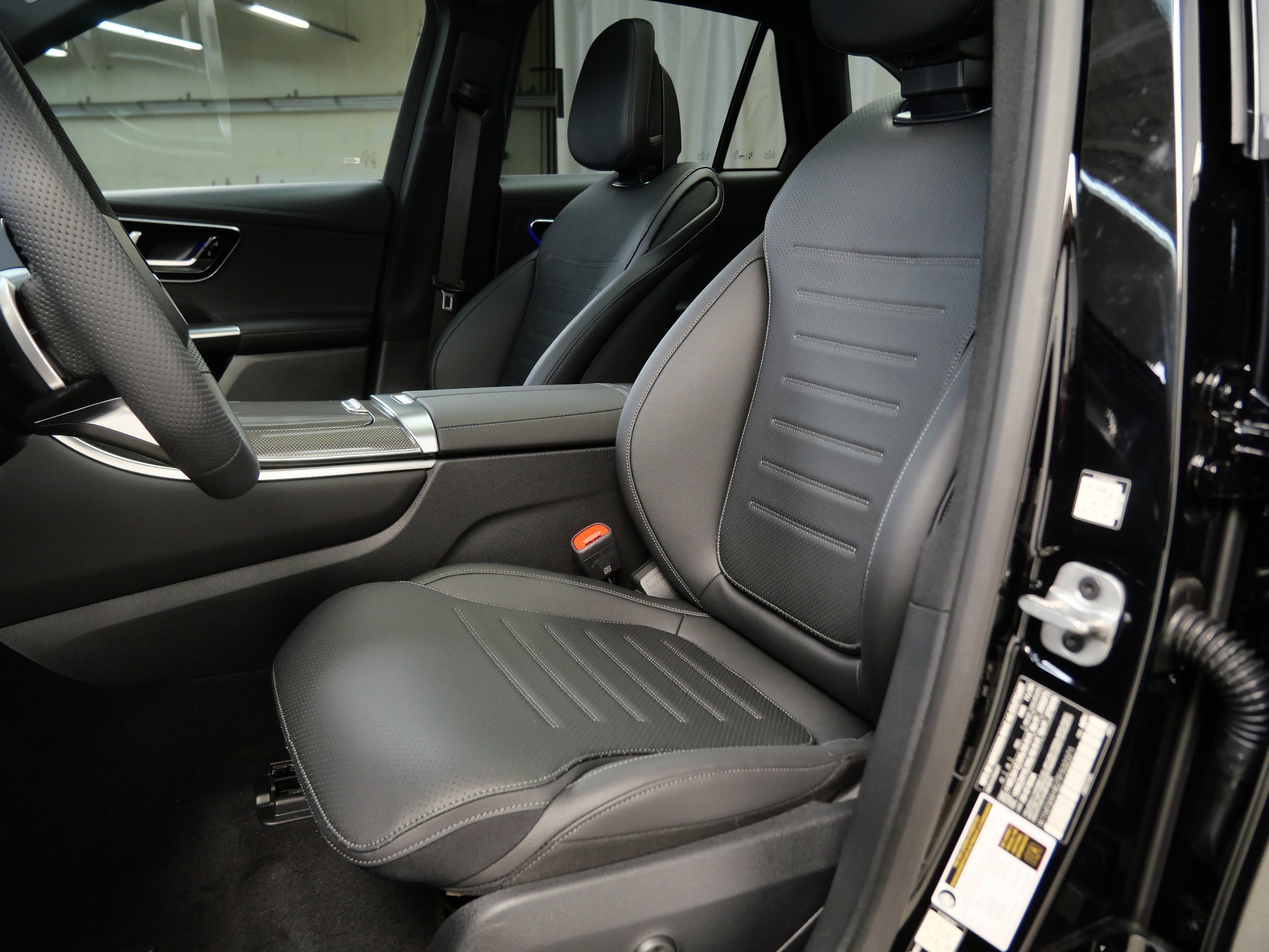 New 2026 Black Mercedes-Benz GLC 300 image 3