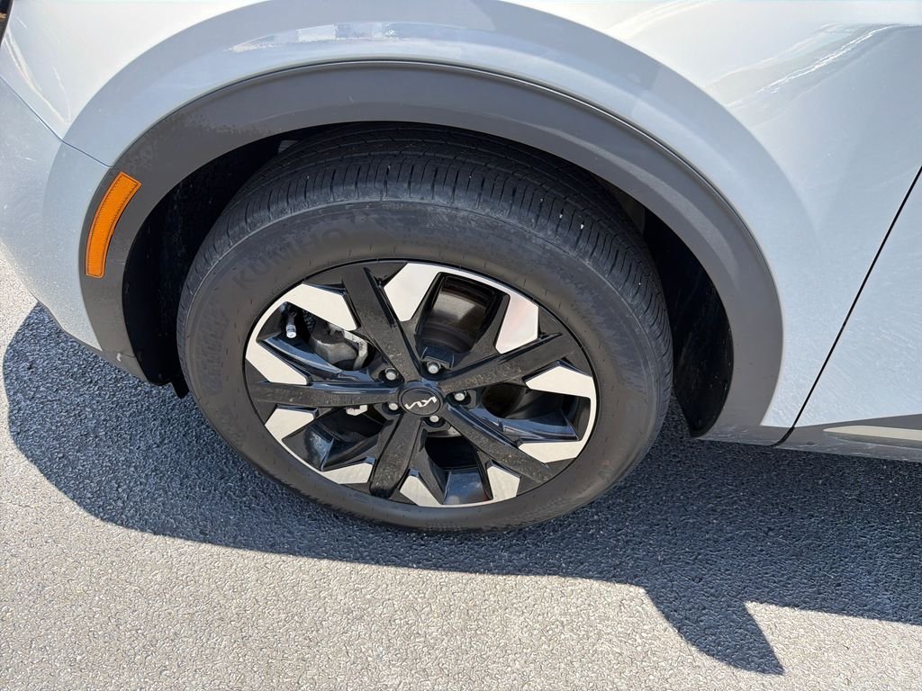 Used 2024 Gray Kia X-Line image 27