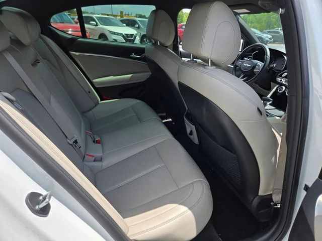 Used 2022 White Genesis 2.0T image 16