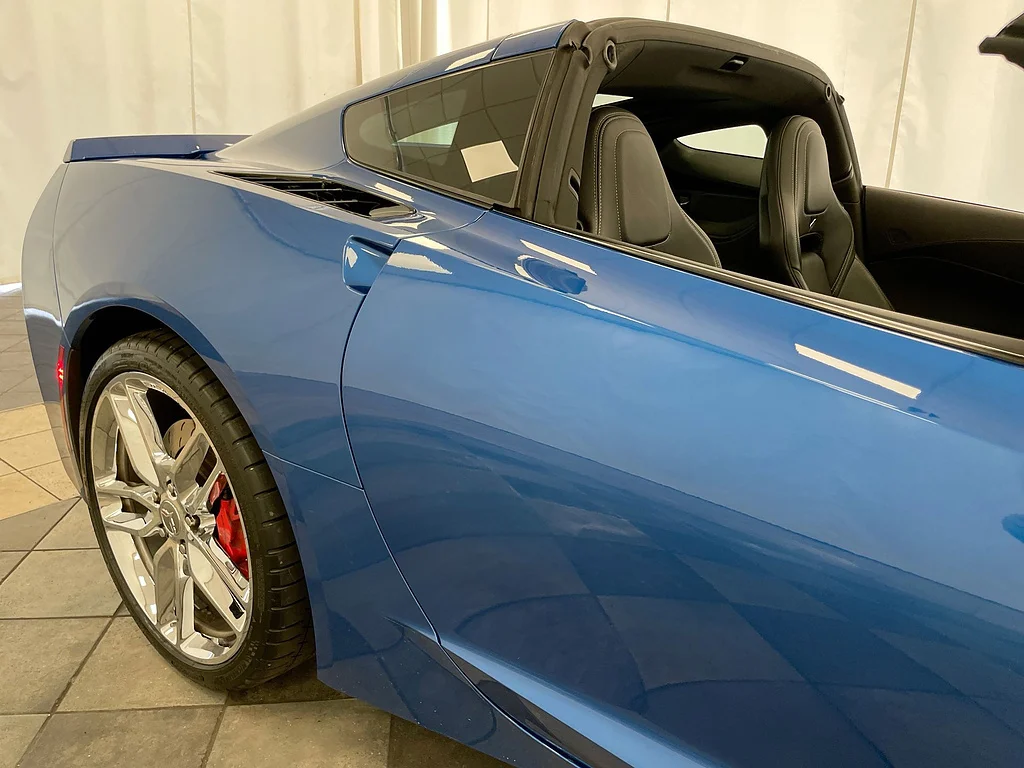 Used 2015 BLUE Chevrolet Stingray Z51 image 27