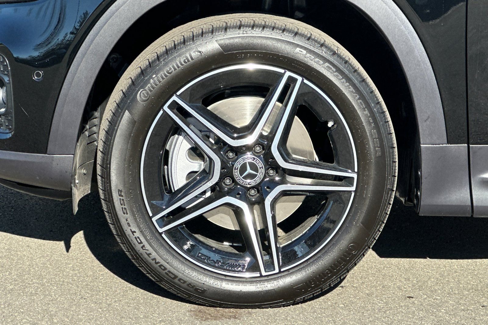 New 2026 Black Mercedes-Benz GLB 250 image 25