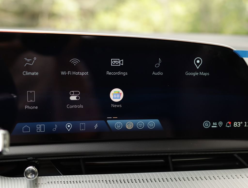 2026 Cadillac OPTIQ Sport - Photo 17