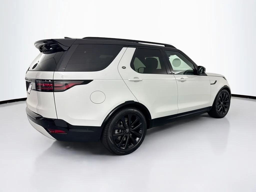 New 2026 White Land Rover Dynamic SE image 5