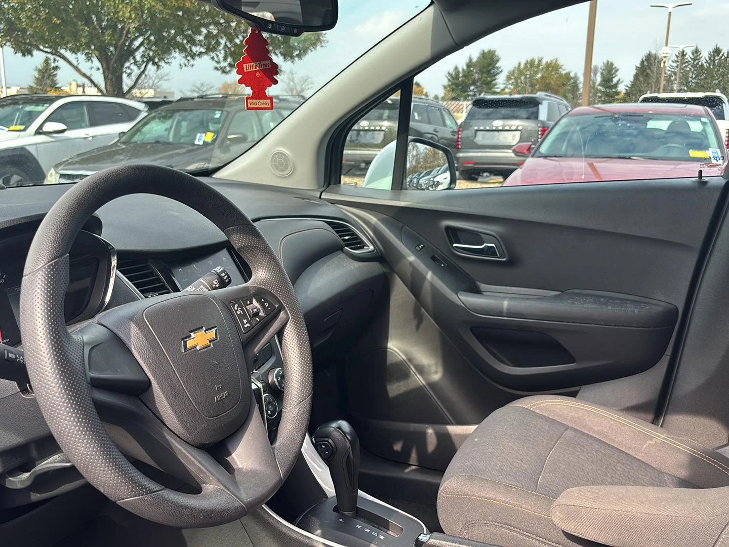 Used 2020 Wh Chevrolet  image 5
