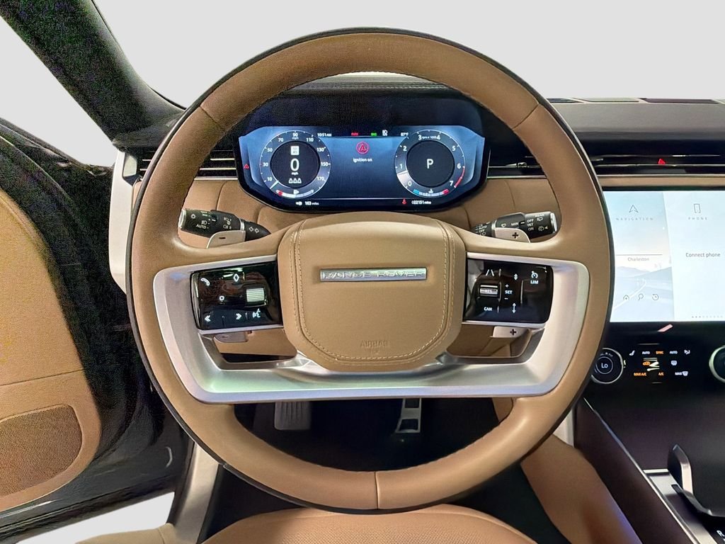 Used 2023 Green Land Rover SE image 12