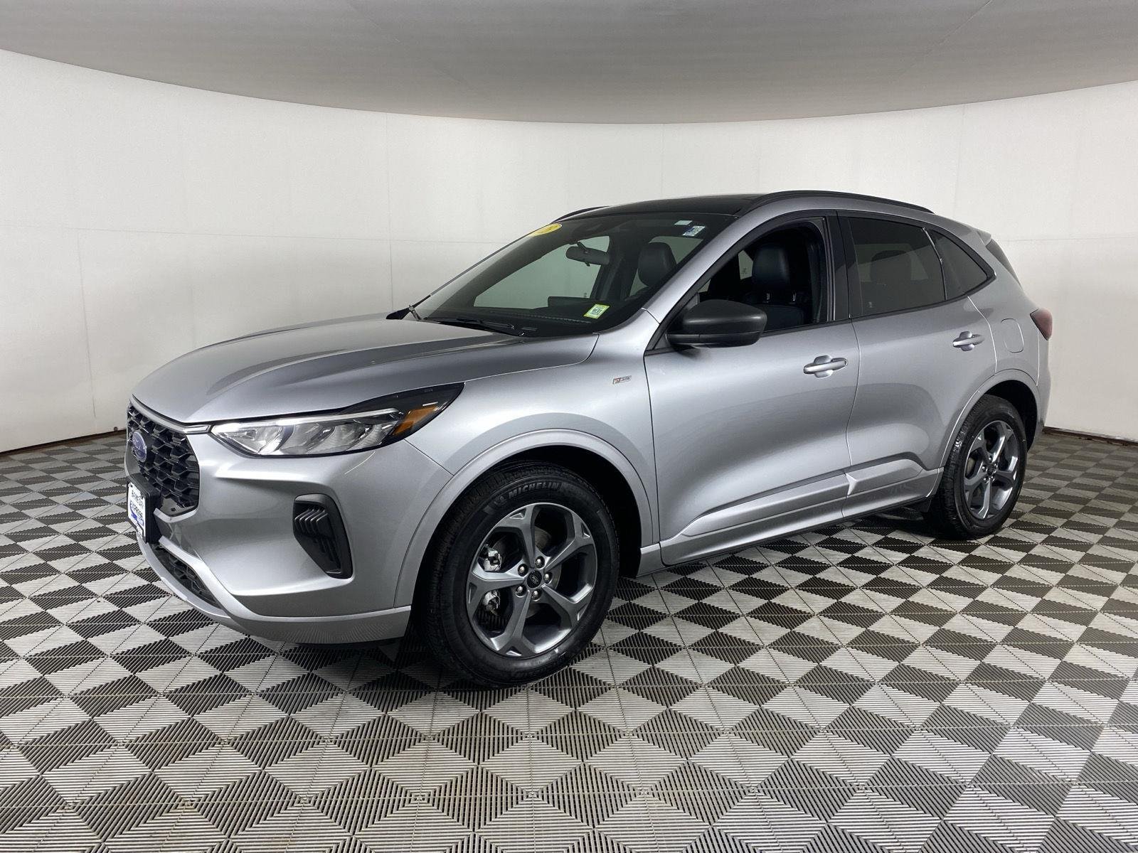 Used 2023 Iconic Silver Ford ST-Line image 3