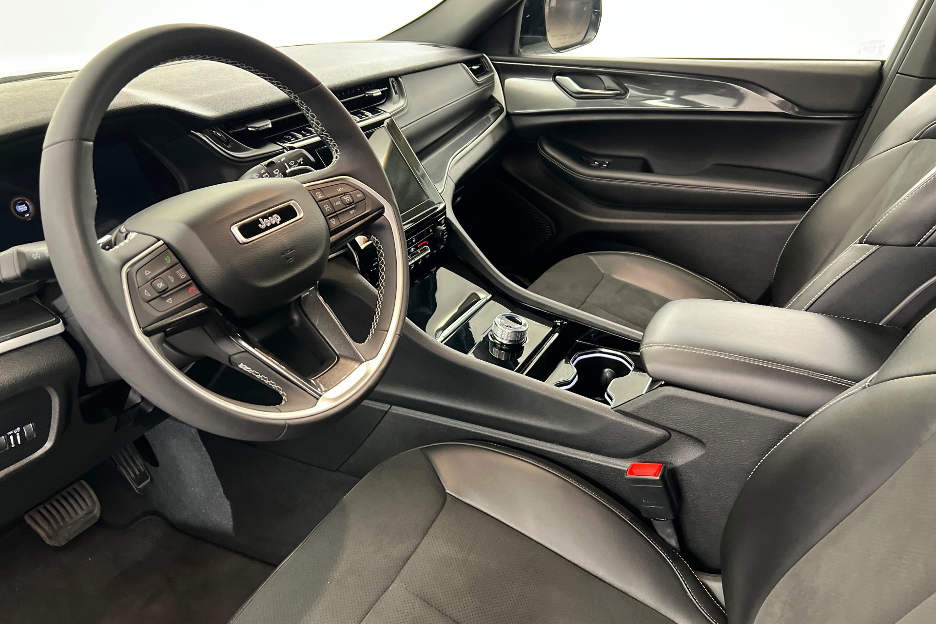 2023 Jeep Grand Cherokee Altitude - Photo 16