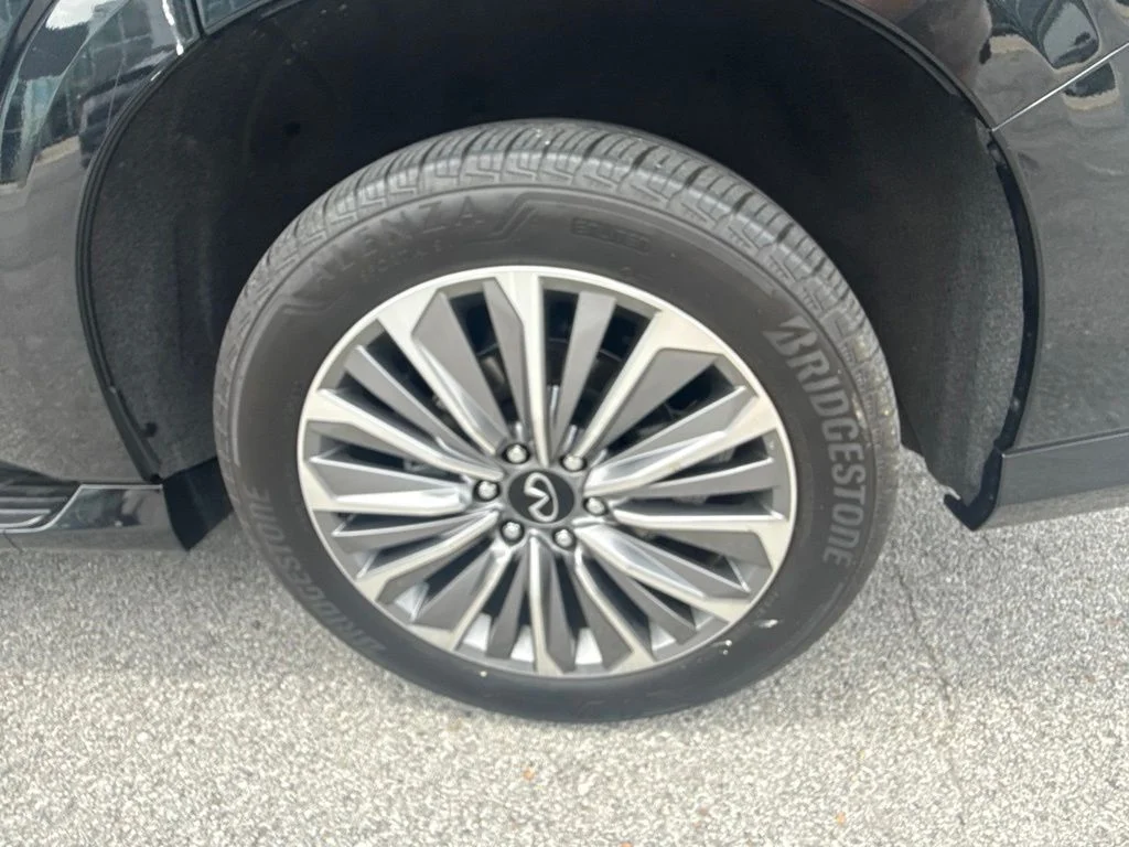 2025 INFINITI QX80 Sensory 4WD - Photo 10