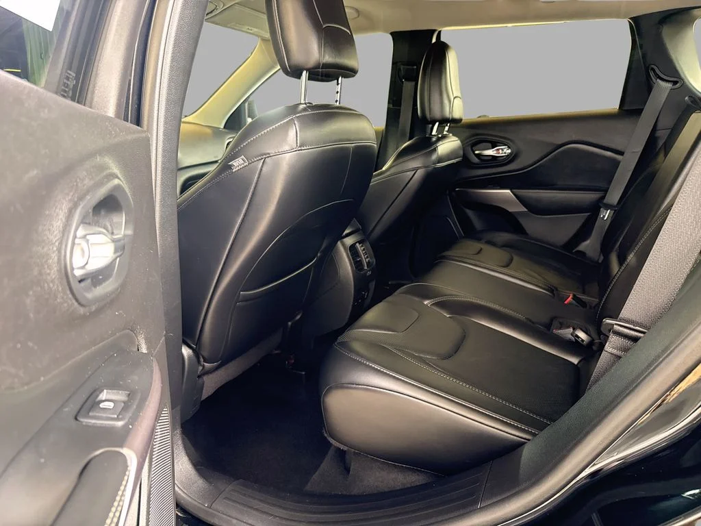 Used 2019 Black Jeep Limited image 9