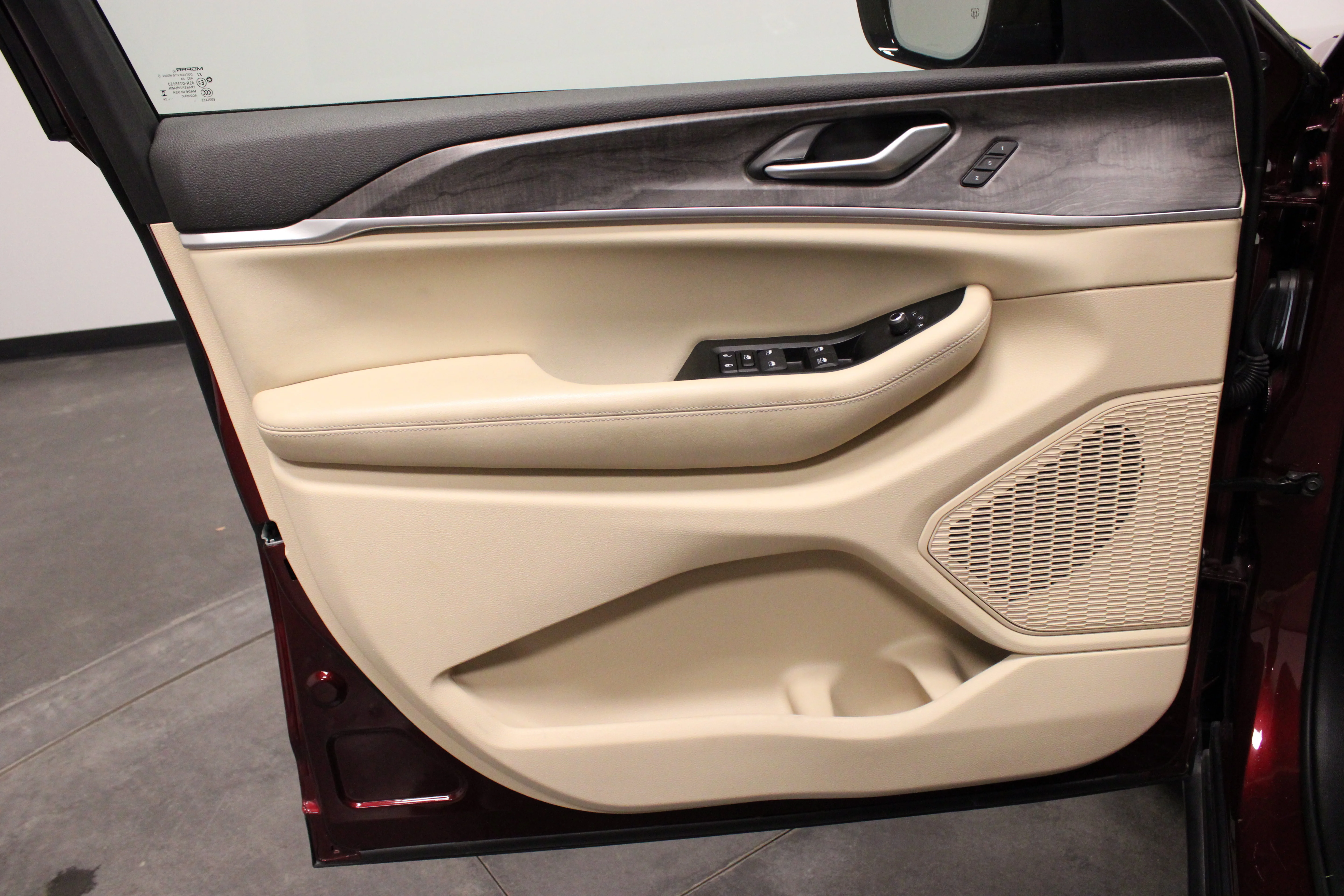 Used 2024 Velvet Red Pearlcoat Jeep Limited image 20