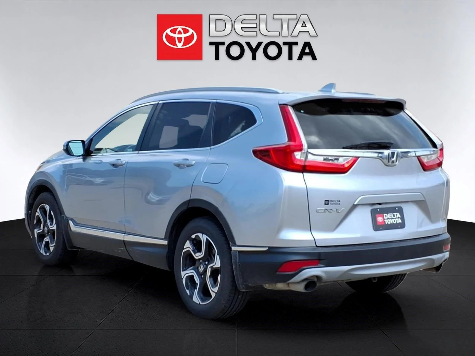 Used 2019 Lunar Silver Metallic Honda SUV image 3
