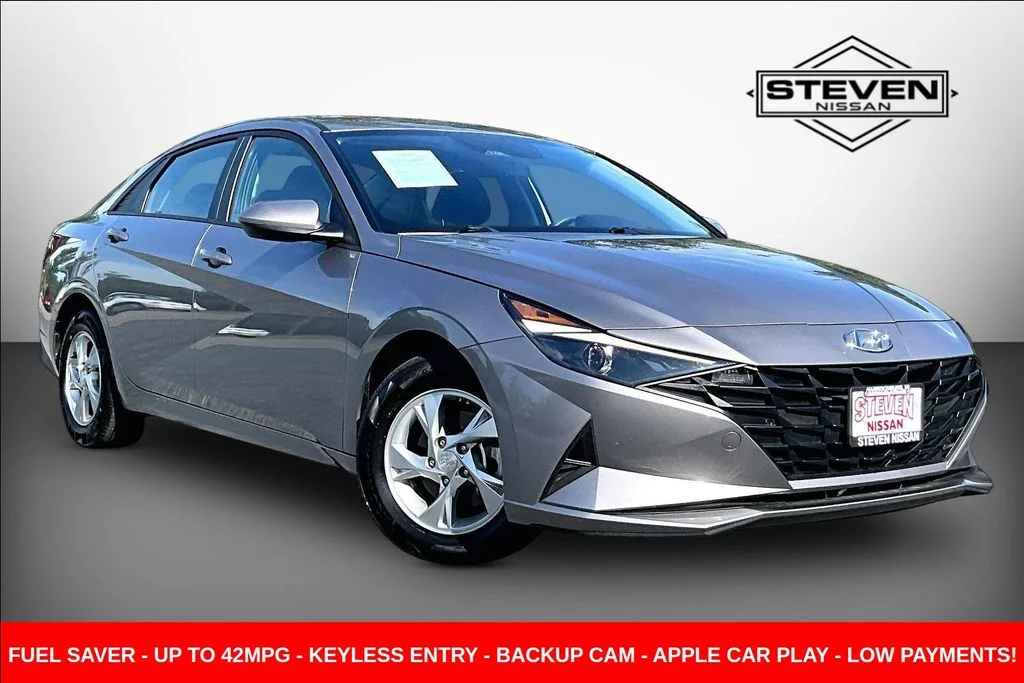 Used 2023 Silver Hyundai SE image 1