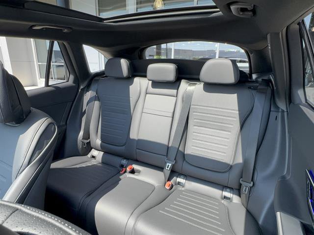 New 2026 MANUFAKTUR Moonlight White Metallic Mercedes-Benz GLC 300 4MATIC® image 29