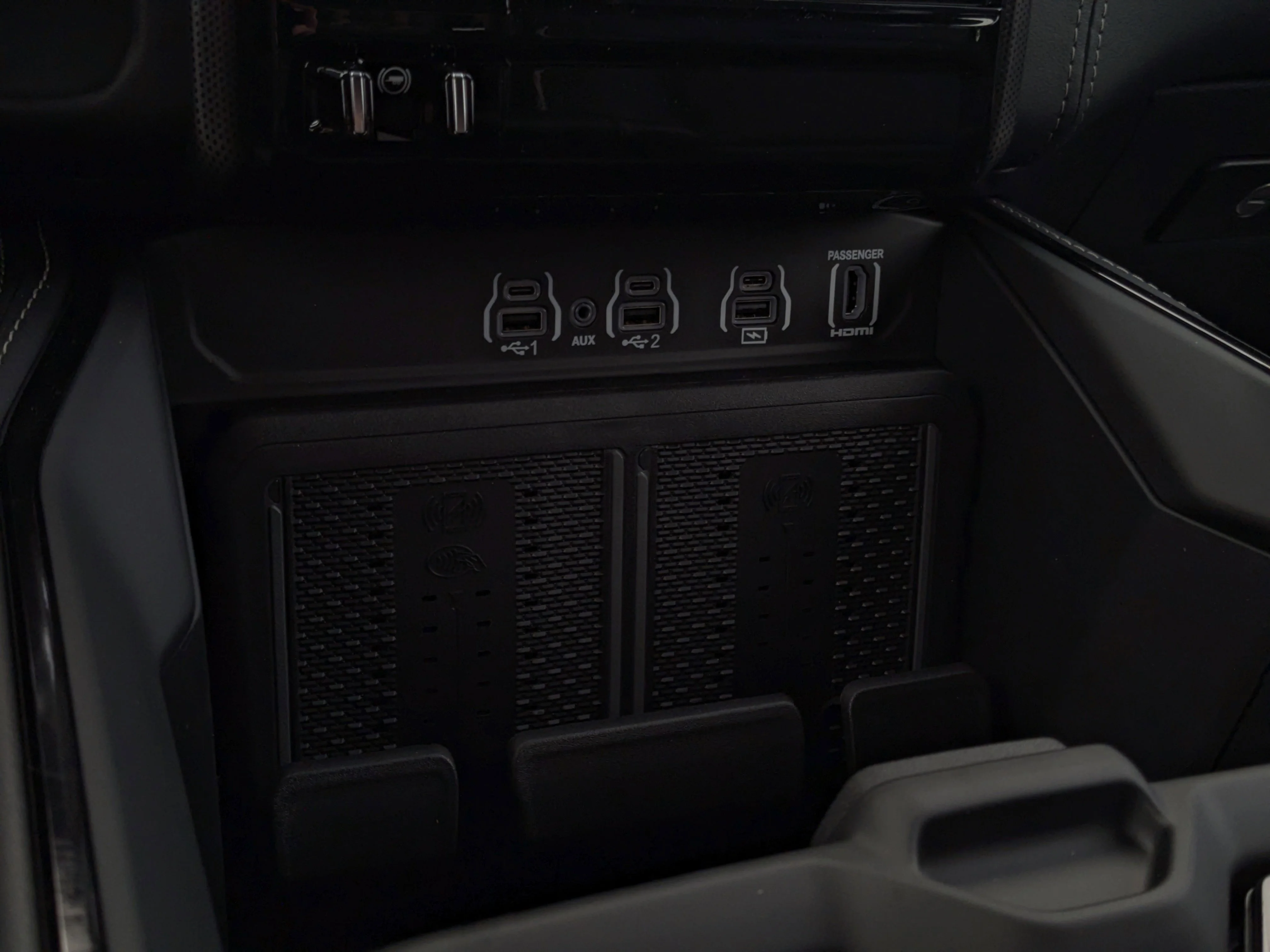 New 2026 Black RAM Limited - - Night Edition - Limited Level A Equip Grp - Dual?Pane Panoramic Sunroof - 5.7L HEMI V8 e image 25