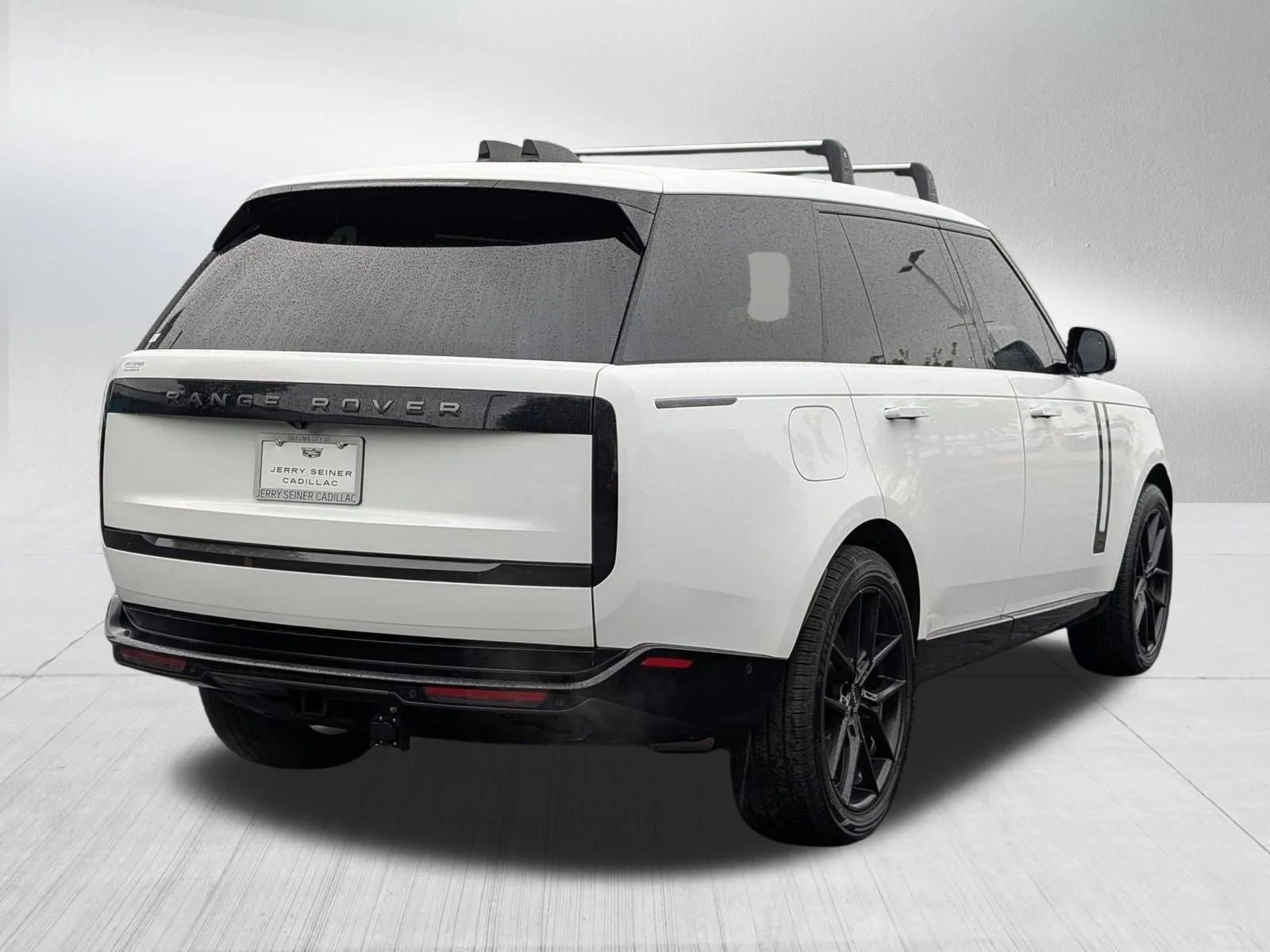 Used 2025 Icy White SV Bespoke Special Effect Satin Land Rover SE image 5