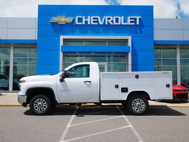 New 2026 Summit White Chevrolet WT image 3