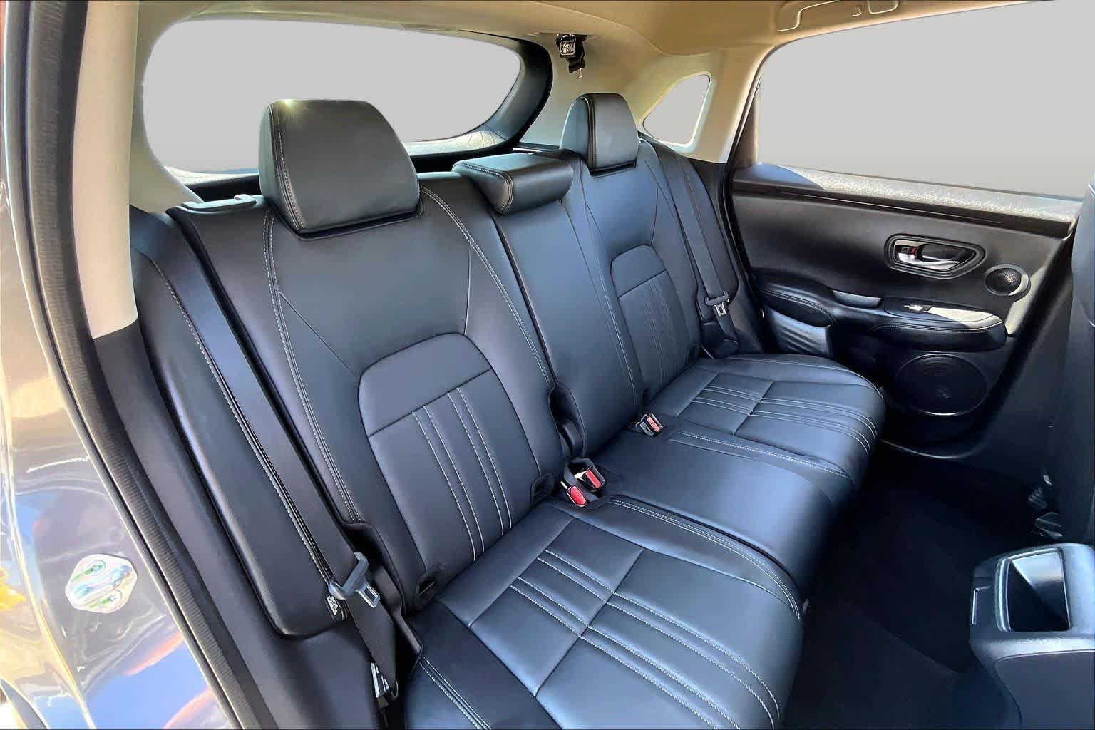 Used 2025 Modern Steel Metallic Honda EX-L image 17