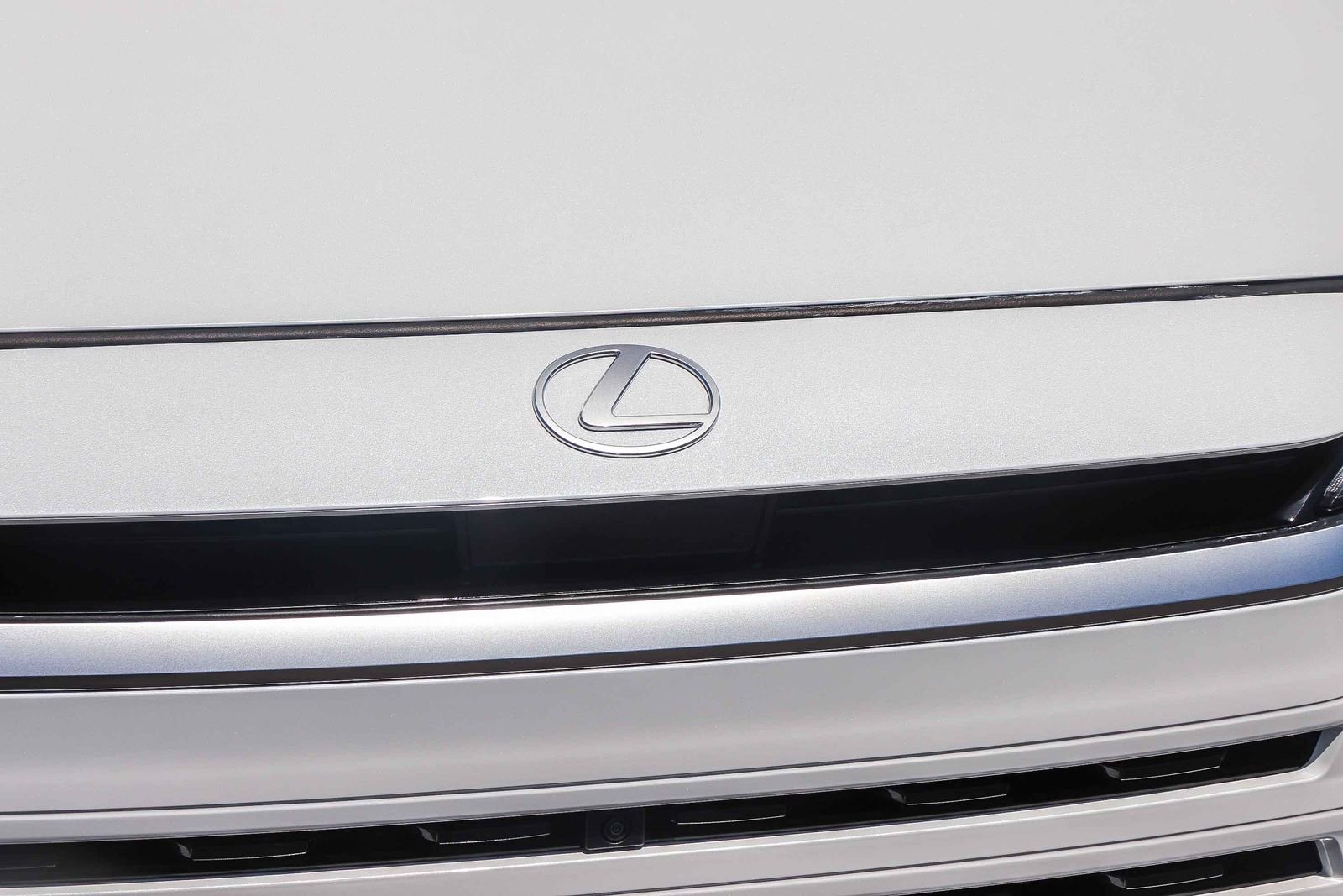 Certified Used 2025 Beige Lexus 500h F SPORT Luxury image 13
