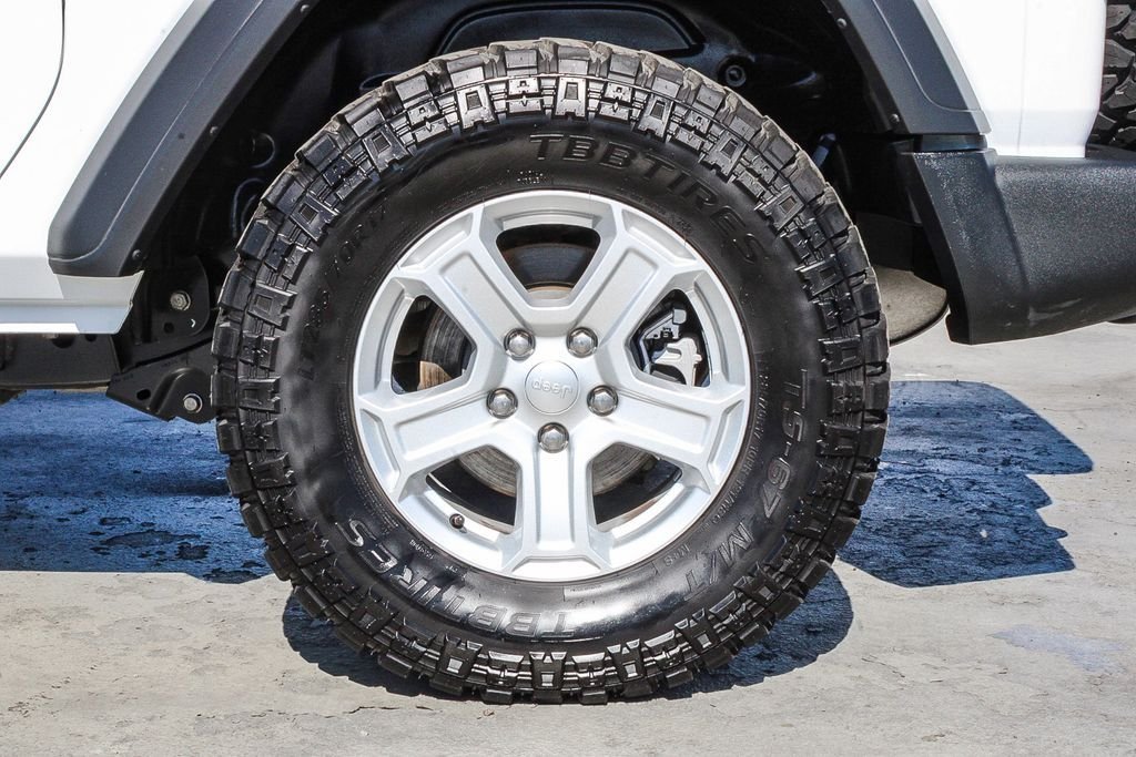 Used 2020 Bright White Clearcoat Jeep Sport S image 12