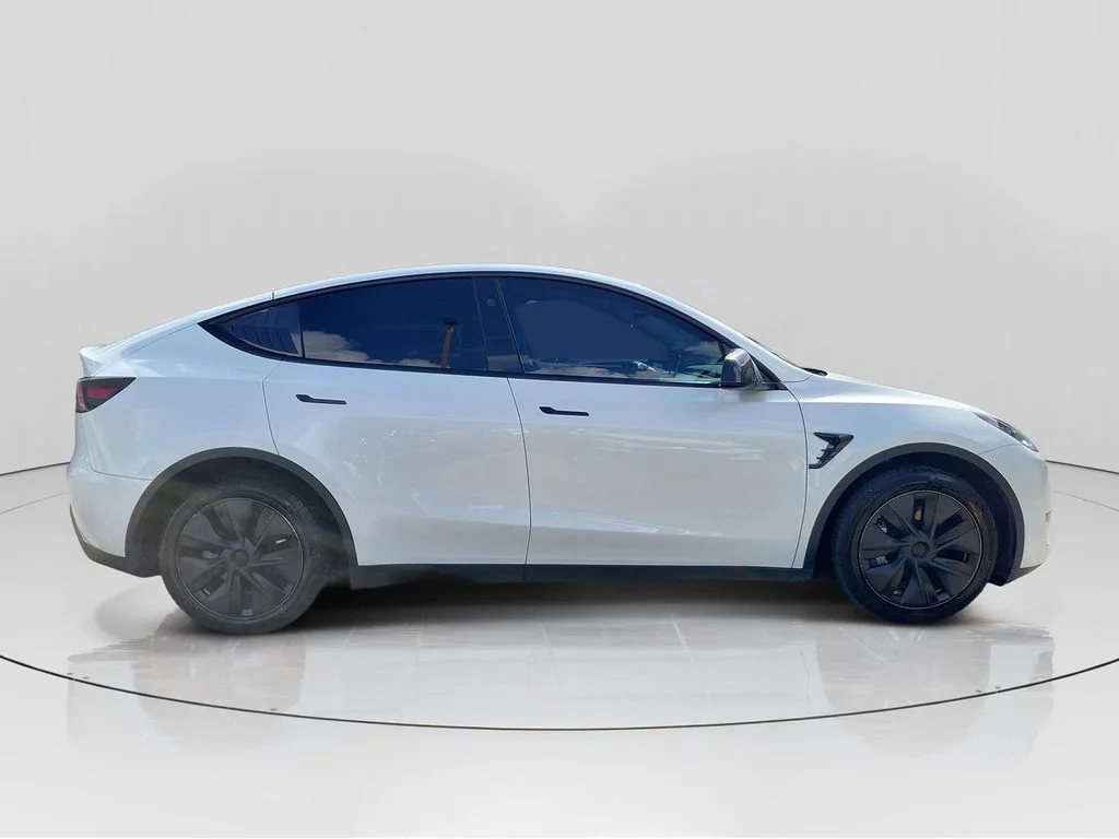 Used 2024 White Tesla Long Range image 8