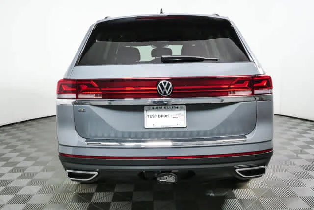 New 2026 Pure Gray Volkswagen 2.0T SE w/Technology image 25