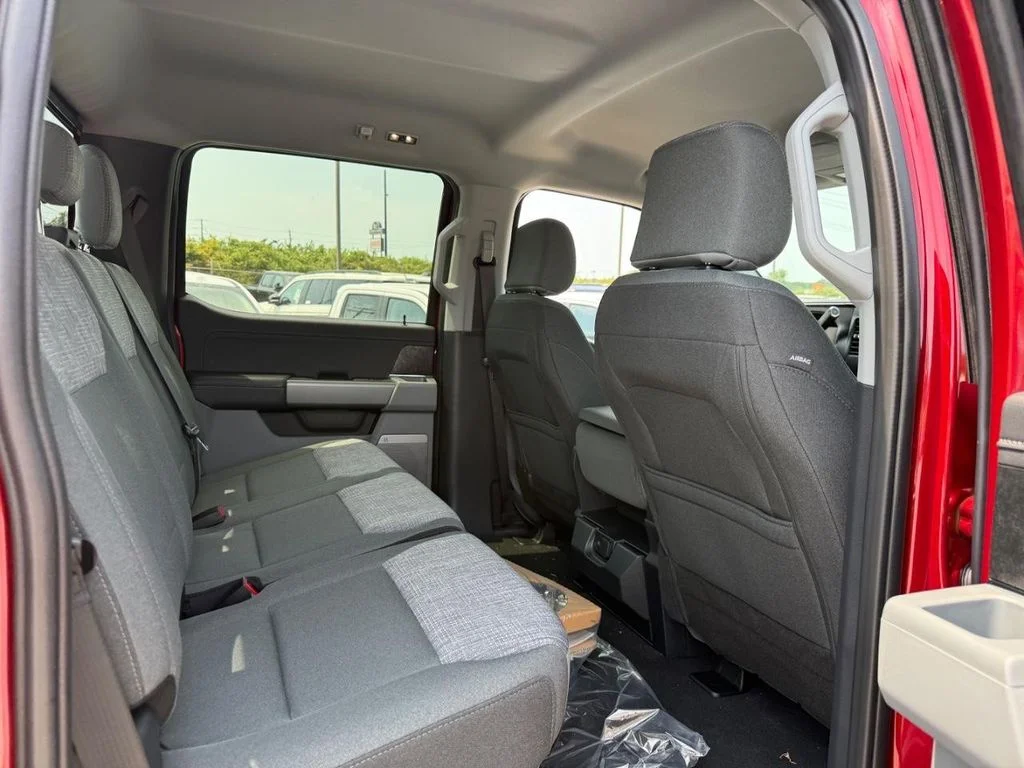 New 2026 Ruby Red Metallic Tinted Clearcoat Ford F-250® XLT image 6
