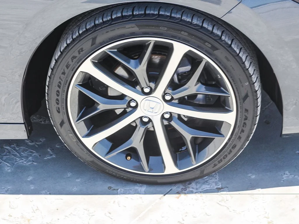 2024 Honda Civic Touring - Photo 10