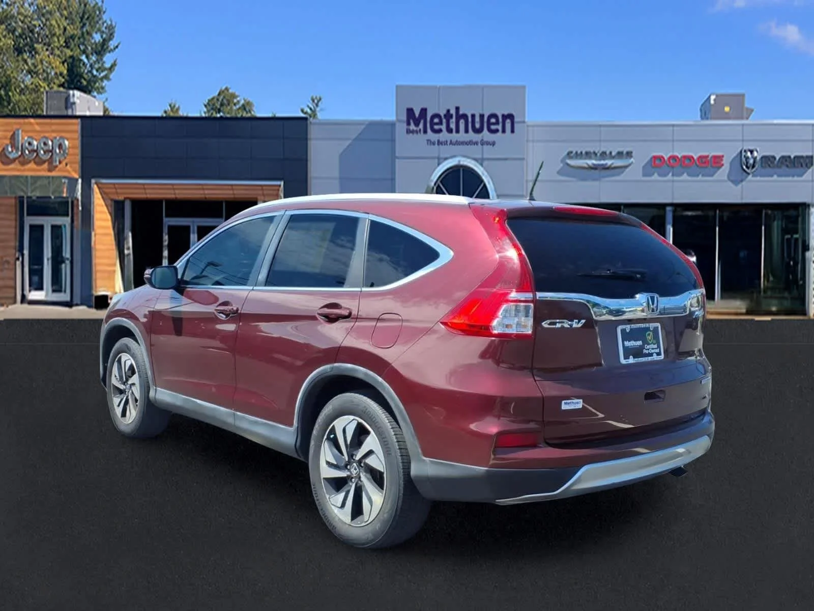 Used 2015 Basque Red Pearl II Honda Touring image 7