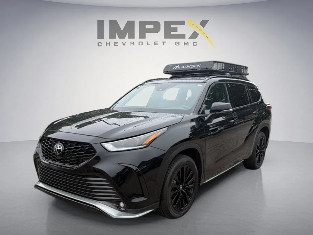 Used 2023  Toyota L image 1
